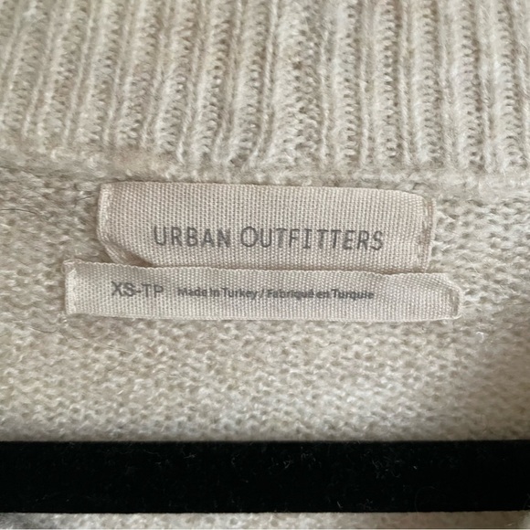 Urban Outfitters Oversized Wool Blend Fuzzy Sweater - Picture 6 of 8